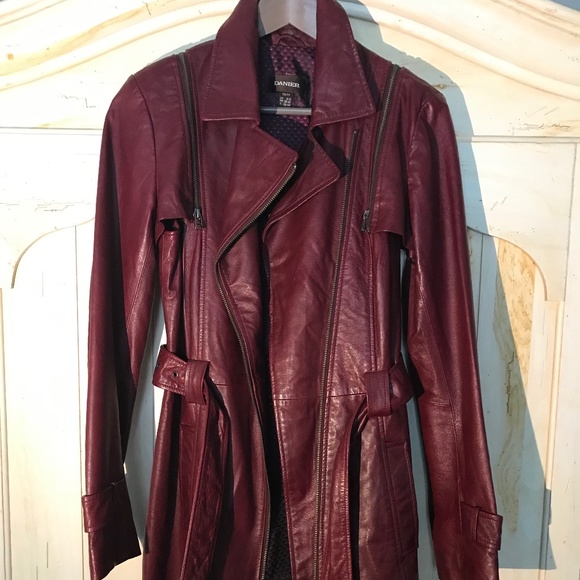 Danier Jackets & Blazers - Danier Leather trench with removable sleeves